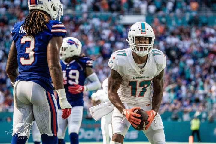 Dolphins coach McDaniel praises progress made by Waddle and Achane going into Commanders game