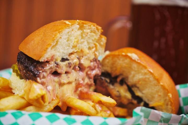 5-8 Club will offer free Juicy Lucys to vets on Veterans Day