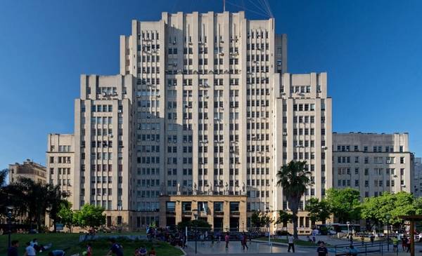 Es una de las carreras más cortas de la UBA y tiene una amplia salida laboral