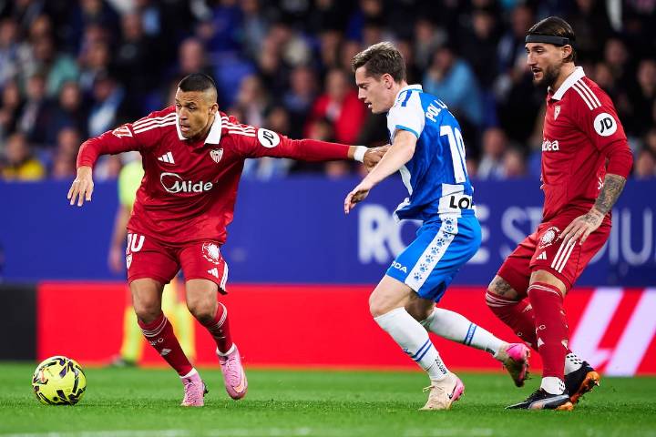 Con asistencia de Suazo y el regreso de Alexis: Sevilla sufre dura caída en su visita a Espanyol por La Liga