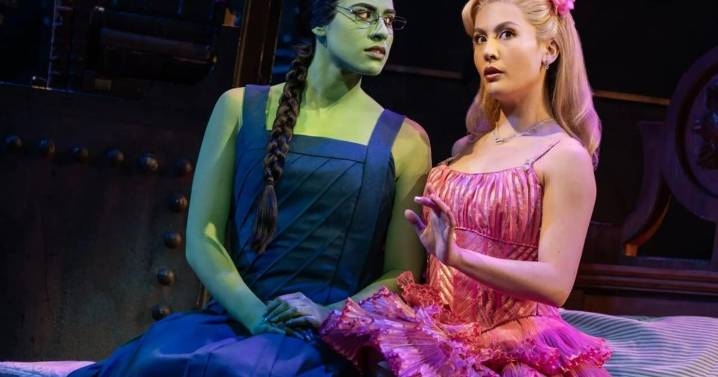 'Wicked' flies back to Columbia