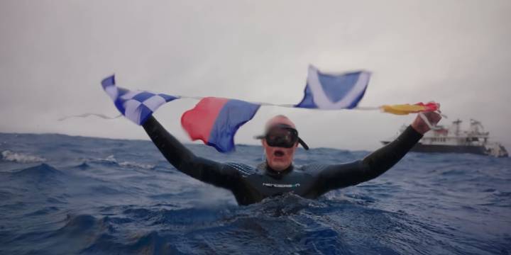 La historia del hombre que junto a su hijo lograron llegar al punto más remoto del planeta