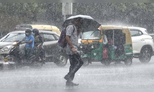 Yellow alert in Tamil Nadu, Andhra Pradesh; western states likely to receive moderate rain