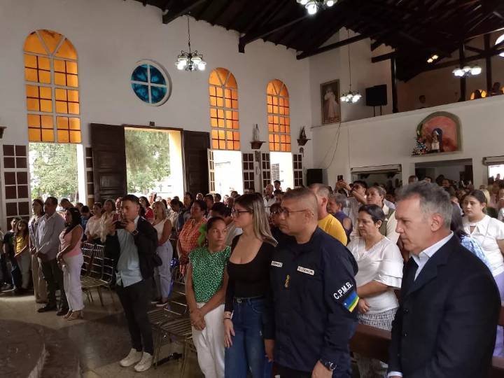 Chirgua celebró el día de la Virgen de la Medalla Milagrosa y Santa Cruz