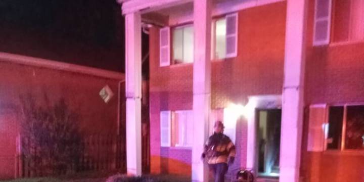 Crews respond to apartment building fire