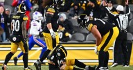 Steelers' Aaron Rodgers briefly exits game against Bills before returning