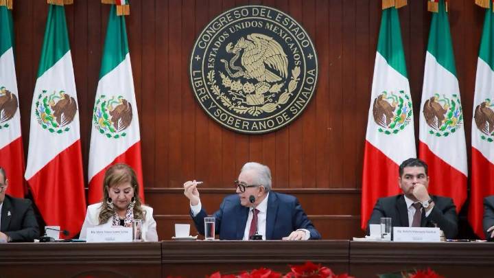 Rocha Moya presume impulso industrial e inmobiliario en su Cuarto Informe