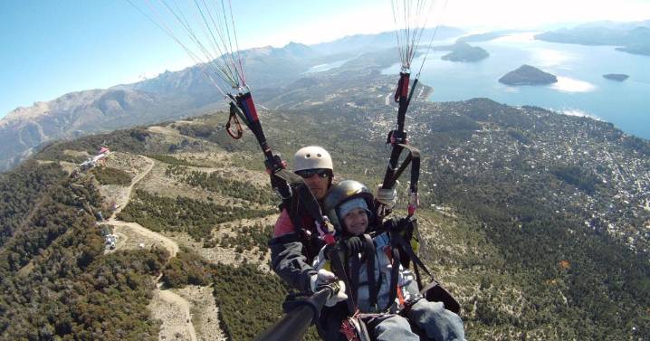 Federico voló en parapente hasta sufrir un accidente, pero sigue enseñando: «Disfruto ver volar a un alumno porque intuyo lo que siente»