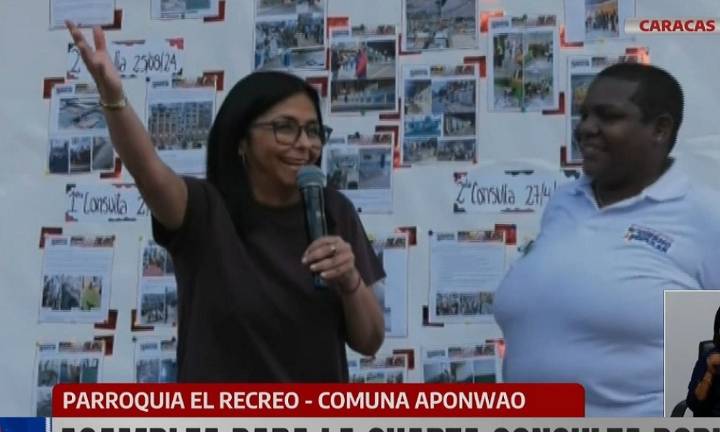 Vicepresidenta Rodríguez supervisa preparativos de la Consulta Popular en Comuna Aponwao, Caracas
