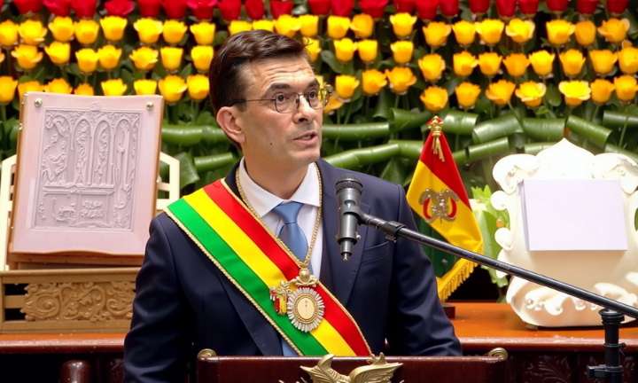 Rodrigo Paz asumió la Presidencia de Bolivia y proclamó el fin del “aislamiento ideológico”