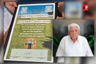 Leyendas del Futbol Colimense entregan reconocimiento a Baldo el Tubero