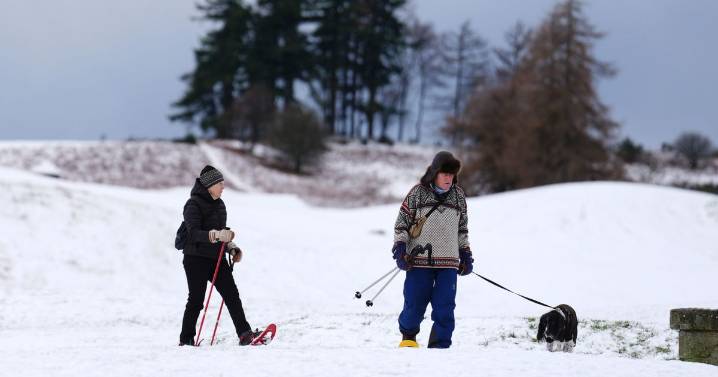 UK weather: Snow forecast to blast Britain for 10 DAYS as mercury drops to glacial
