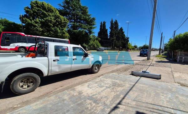 Tragedia en La Plata: ¿quién era el motociclista que murió tras chocar contra un poste en la avenida 44?