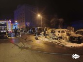 La Policía Nacional investiga el origen del fuego que calcinó cinco coches en El Nodo