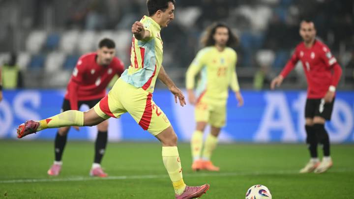 España tritura a Georgia y prepara la fiesta en Sevilla