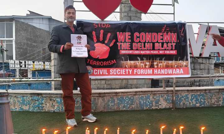 Delhi Blast: Candlelight vigils held in Handwara & Ganderbal