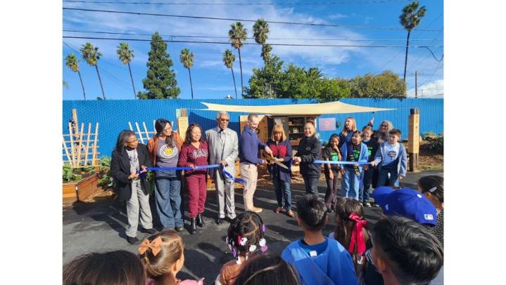 Towne Avenue Elementary gets Carson’s first solar kitchen