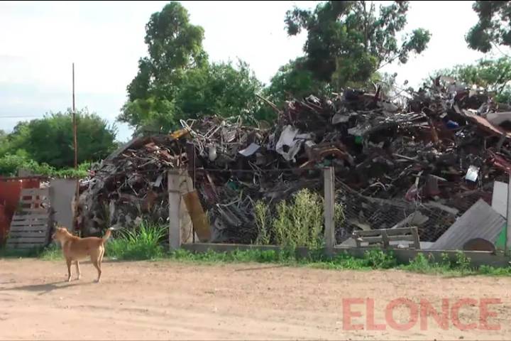 Comenzó el retiro de materiales de la chatarrería de Paraná