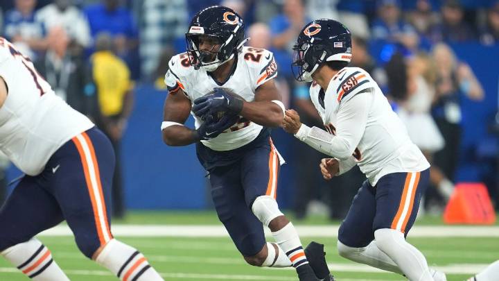 Bears place RB Roschon Johnson, LB Tremaine Edmunds on IR