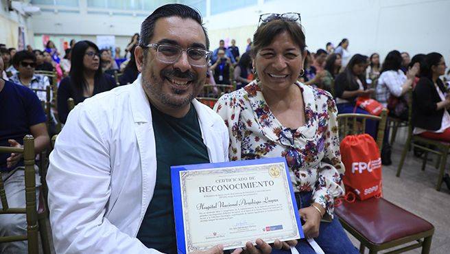 Minsa premia a regiones por buenas prácticas en atención del cáncer