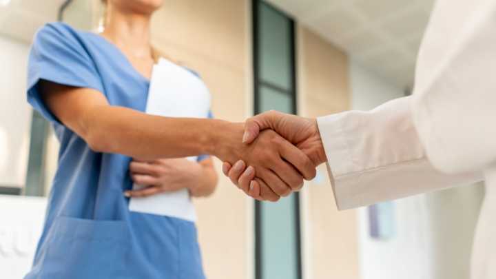 Empleos Públicos en el Biobío: hay cupos para médicos, psicólogos, técnicos y ambientales