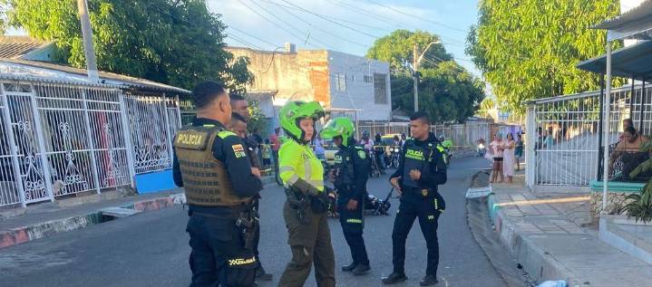 Joven perdió el control de su moto, chocó contra rampa de una cuneta y murió