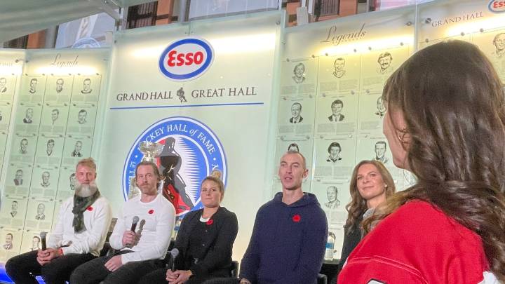 Chara signing with Bruins among stories shared at Hockey Hall Fan Forum