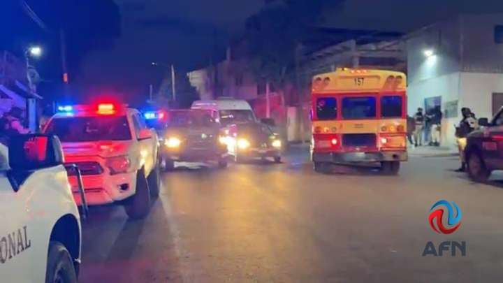 Dos cadáveres son hallados dentro de una camioneta en la Sánchez Taboada