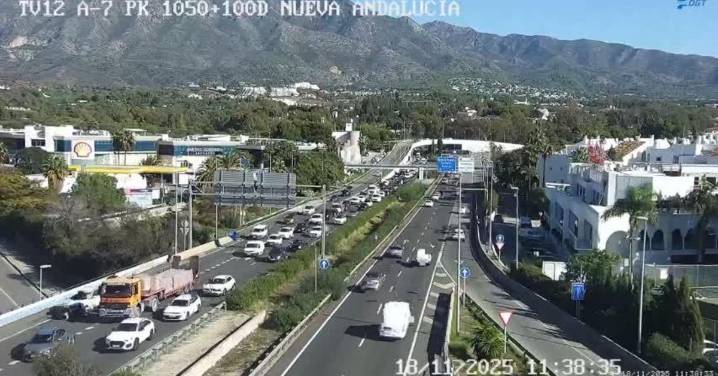 Un ciclista de 66 años evacuado al Costa del Sol tras un atropello en la salida de Marbella por la A