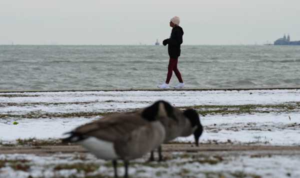 Arctic blast brings record lows to Southeast, snow to Great Lakes