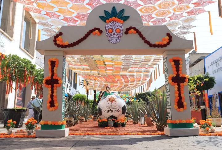 Tlaquepaque rompe récord con el altar de muertos más grande del mundo
