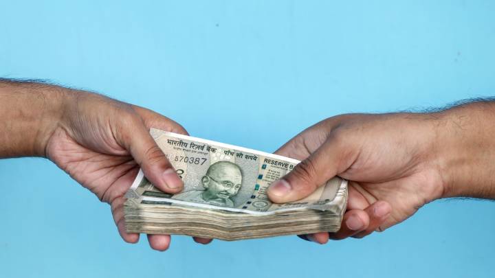 Personal Loan Or Credit Card EMI? Here’s When Each Option Works Best