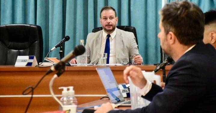 Chicanas, cruces y bromas en otra audiencia por la estafa con planes sociales en Neuquén