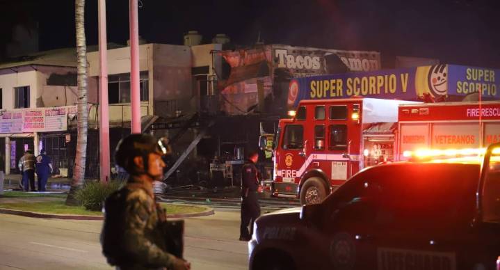 Explosión por falla de gas en taquería de Mazatlán deja tres muertos y dos heridos