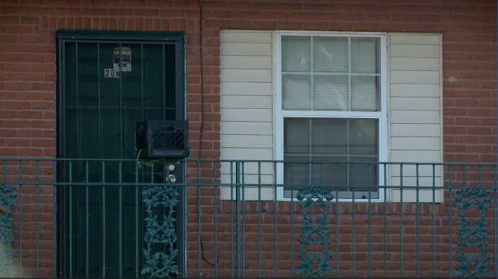 Man found fatally shot at Gretna apartment complex, police say