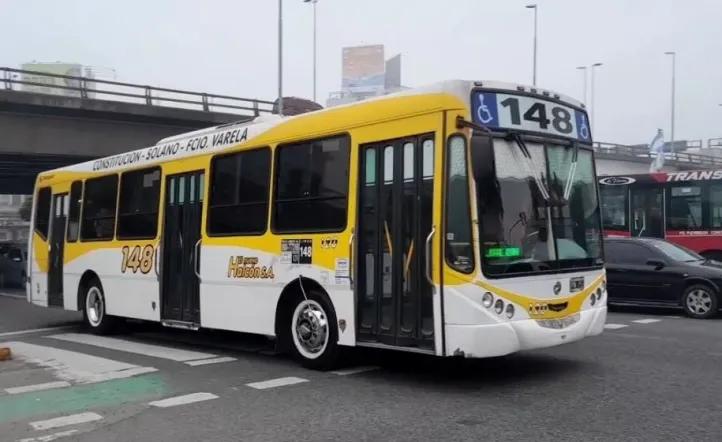 Paro de colectivos por tiempo indeterminado en varias líneas del AMBA