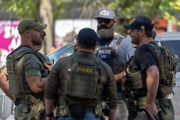 ICE arresta a 9 inmigrantes en un autolavado de Boston: un estudiante reportó a los agentes