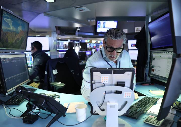 AI doubts extend Wall Street sell-off and Home Depot profit falls short for 3rd time