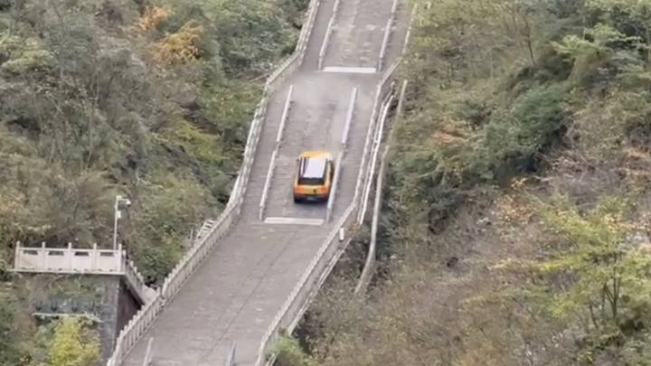 VIDEO: Chinese SUV tries and fails at recreating Land Rover stunt