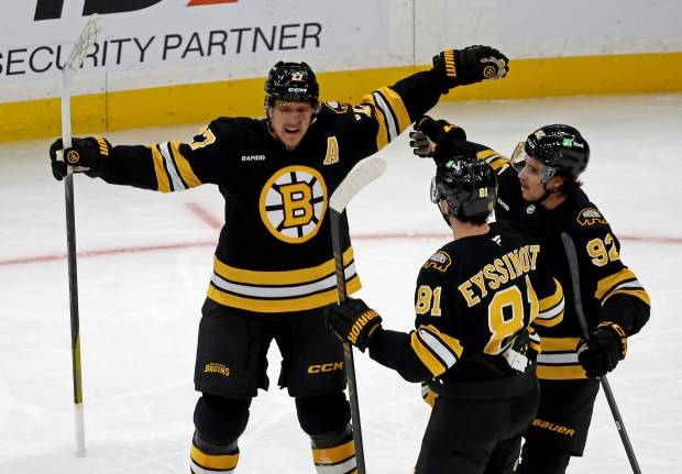 Bruins grind out nasty win over Leafs, 5-3; Pastrnak nets 400th career goal
