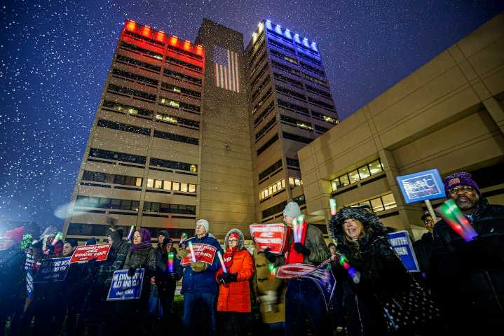 Protesters demand release of two detained by ICE (Good Morning CNY)