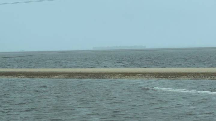 Manitoba Builds New Confederation Bridge to Compete with the One in PEI