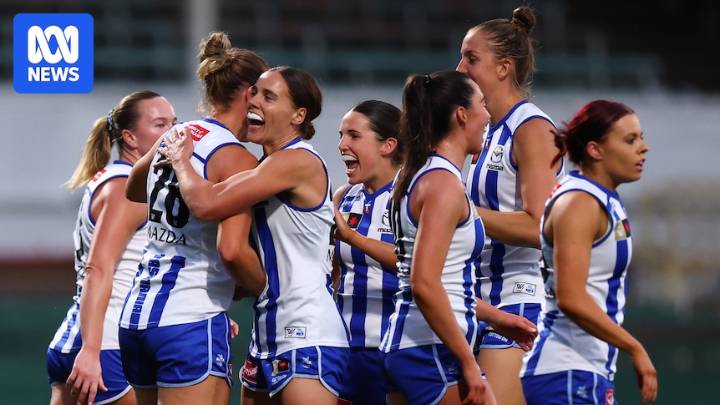 Kangaroos defeat Hawks by 39 points in first AFLW qualifying final