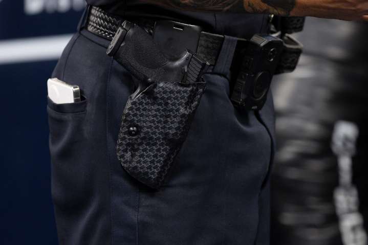 Cleveland teen stole off-duty officer’s service weapon, police ID in robbery, officials say