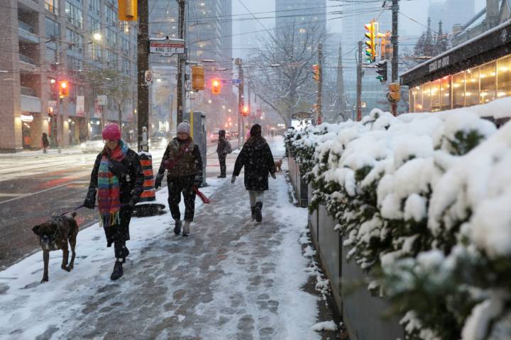 Storm warnings stretch across northern U.S., bringing wintry and risky conditions