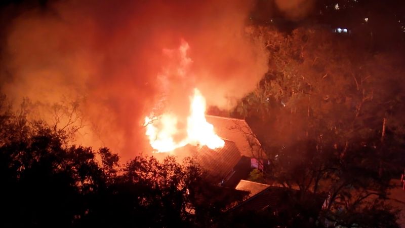 Incendio consume la casa de Erik Spoelstra, entrenador de los Miami Heat