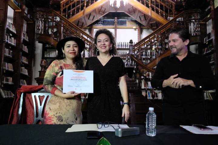 La autora Blanca Athié es reconocida con el Premio Nacional de Cuento Agustín Yáñez en Jalisco