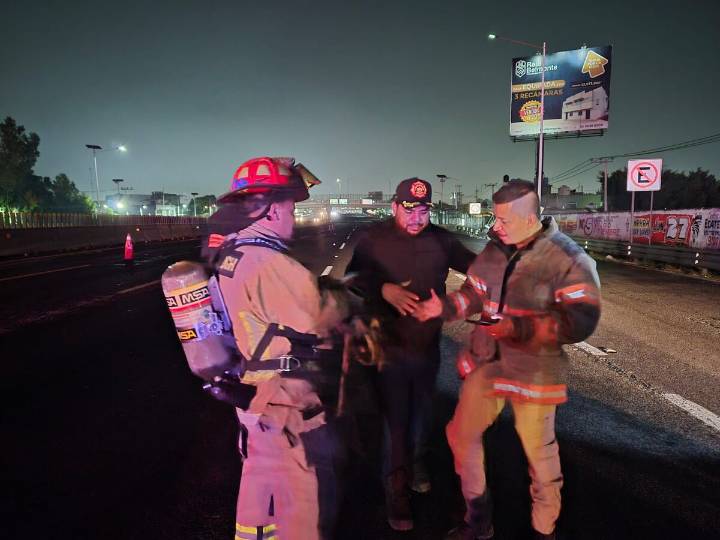 Volcadura de pipa con ácido clorhídrico provoca cierre de la autopista