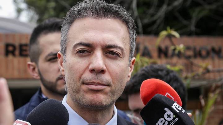 Confirman inhabilidad de seis meses contra Daniel Quintero por participación indebida en política