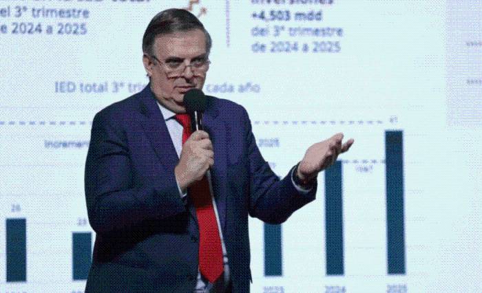 México rompe récord de inversión extranjera, anuncia Ebrard